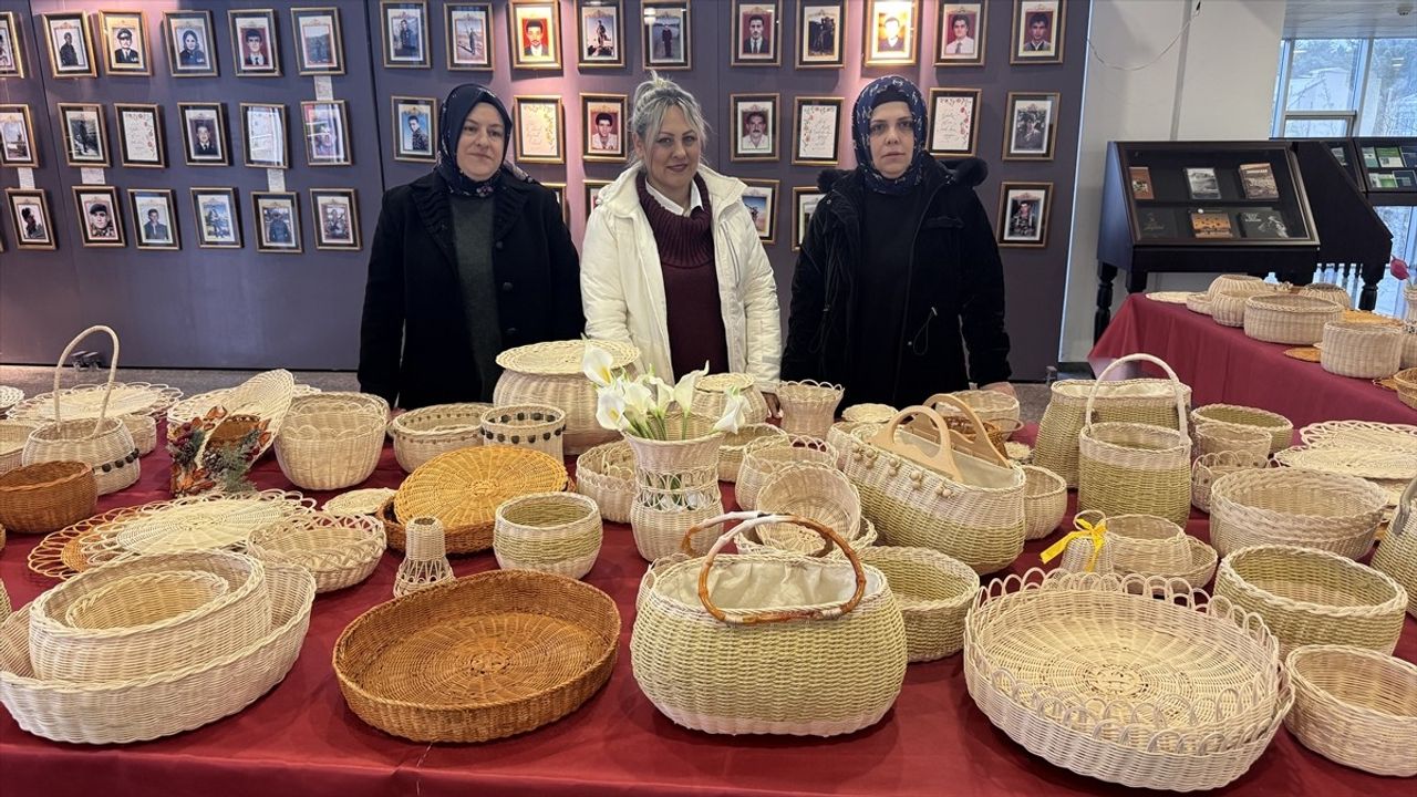 Zonguldak'ta Gazi ve Şehit Yakınlarının El Emeği Ürünleri Sergilendi