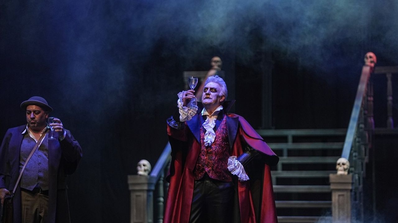 12. Uluslararası Balkan Ülkeleri Tiyatro Festivali Bursa'da Başladı