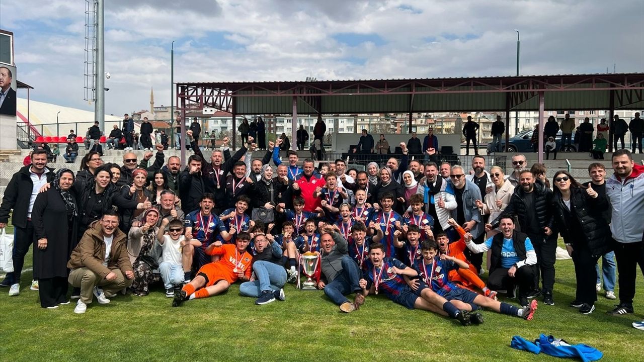 1461 Trabzon FK 14 Yaş Altı Takımı Türkiye Şampiyonu Oldu