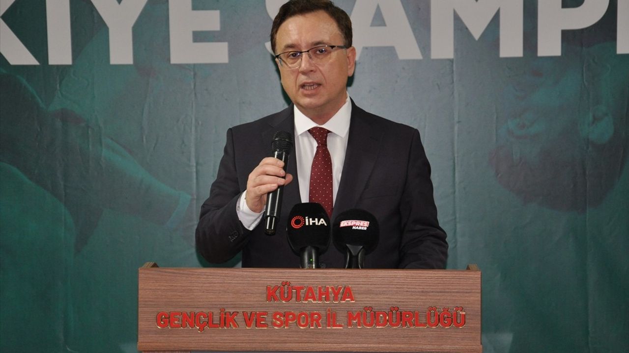 17 Yaş Altı Türkiye Güreş Şampiyonası Kütahya'da Başladı