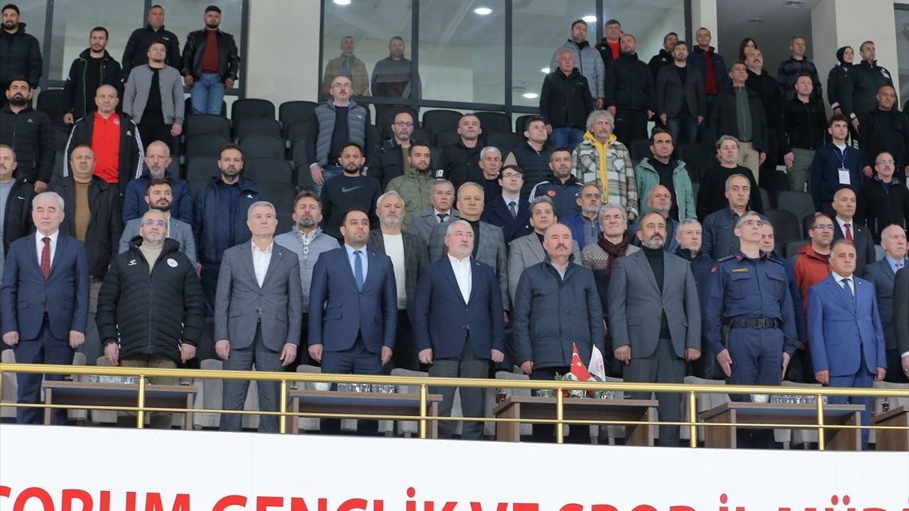 20 Yaş Altı Türkiye Güreş Şampiyonası Çorum'da Devam Ediyor