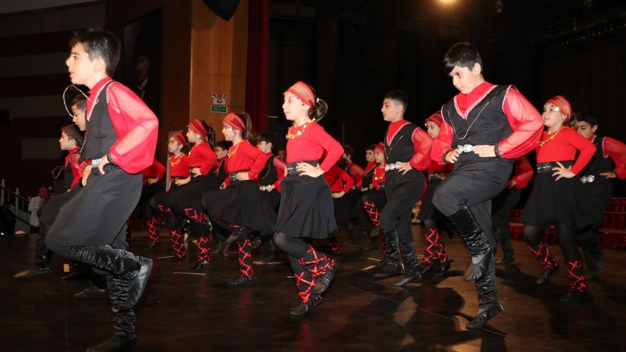 23 Nisan Ulusal Egemenlik ve Çocuk Bayramı Erzurum ve Çevre İllerde Coşkuyla Kutlandı