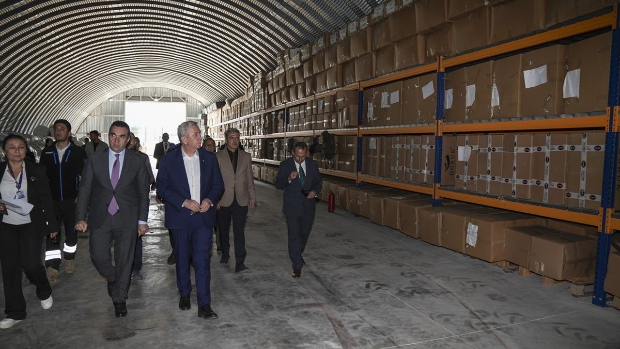 ABB Başkanı Mansur Yavaş, Afet Eğitim ve Lojistik Merkezi'ni Ziyaret Etti