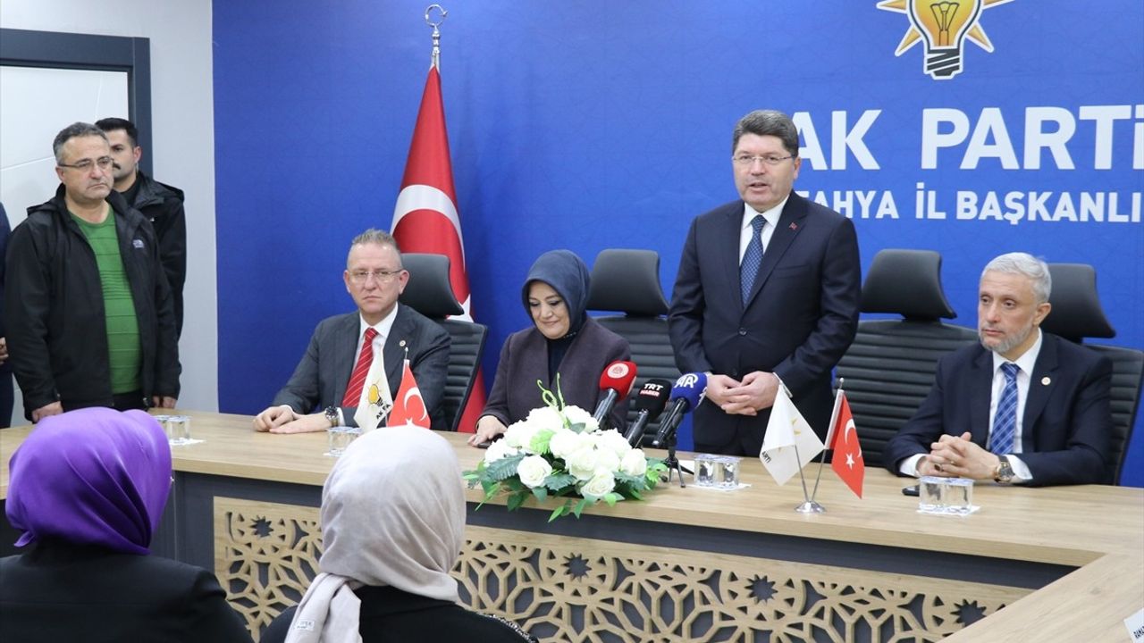 Adalet Bakanı Tunç, Kütahya'da Türkiye'nin Gelişimine Dikkat Çekti