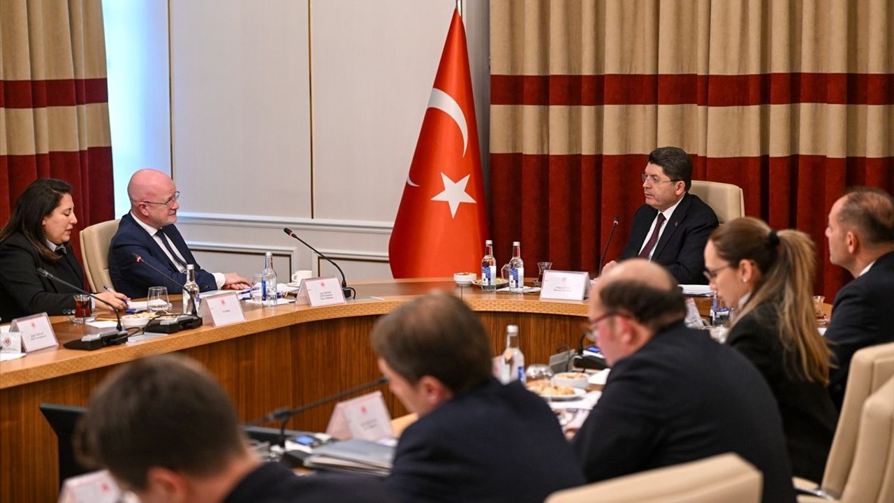 Adalet Bakanı Yılmaz Tunç, Avrupa İşkencenin Önlenmesi Komitesi Başkanı Alan Mitchell ile Görüştü