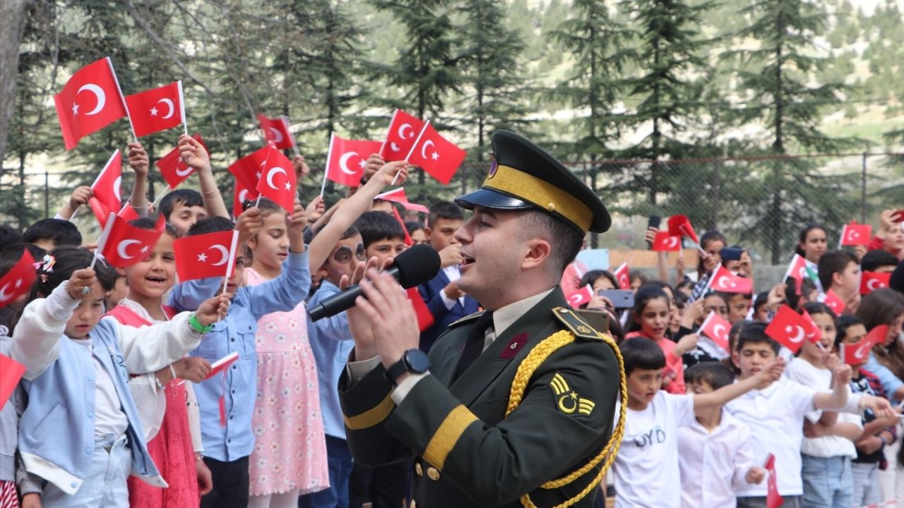 Adana Askeri Bando Takımı, Kahramanmaraş'ta 23 Nisan Konseri Düzenledi