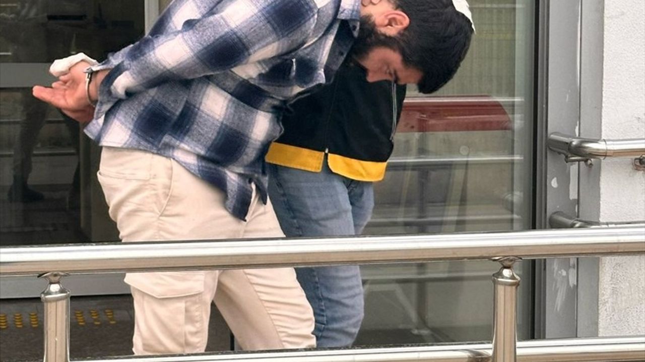 Adana'da Ağabeyini Bıçaklayarak Öldüren Şüpheli Tutuklandı