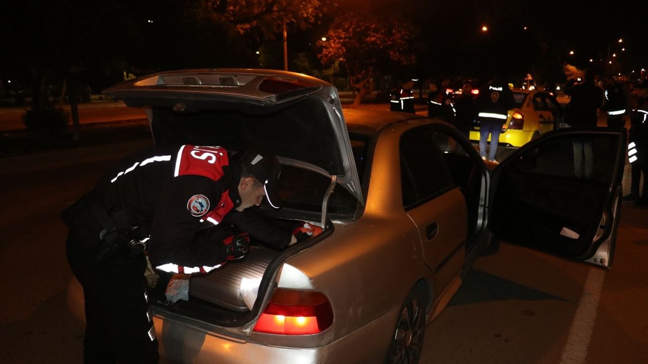 Adana'da Helikopter Destekli 'Huzur ve Güven' Uygulaması Gerçekleştirildi