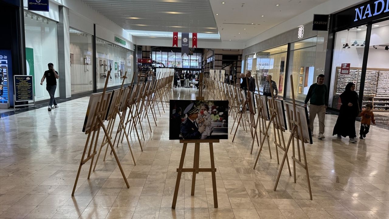 Adana'da Türk Polis Teşkilatı'nın 180. Kuruluş Yıl Dönümü İçin Fotoğraf Sergisi Açıldı
