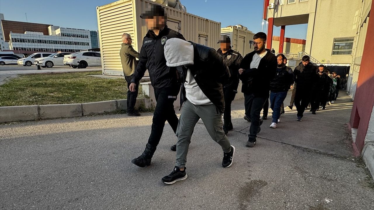 Adana Merkezli Suç Örgütü Operasyonunda 109 Zanlı Adliyeye Sevk Edildi