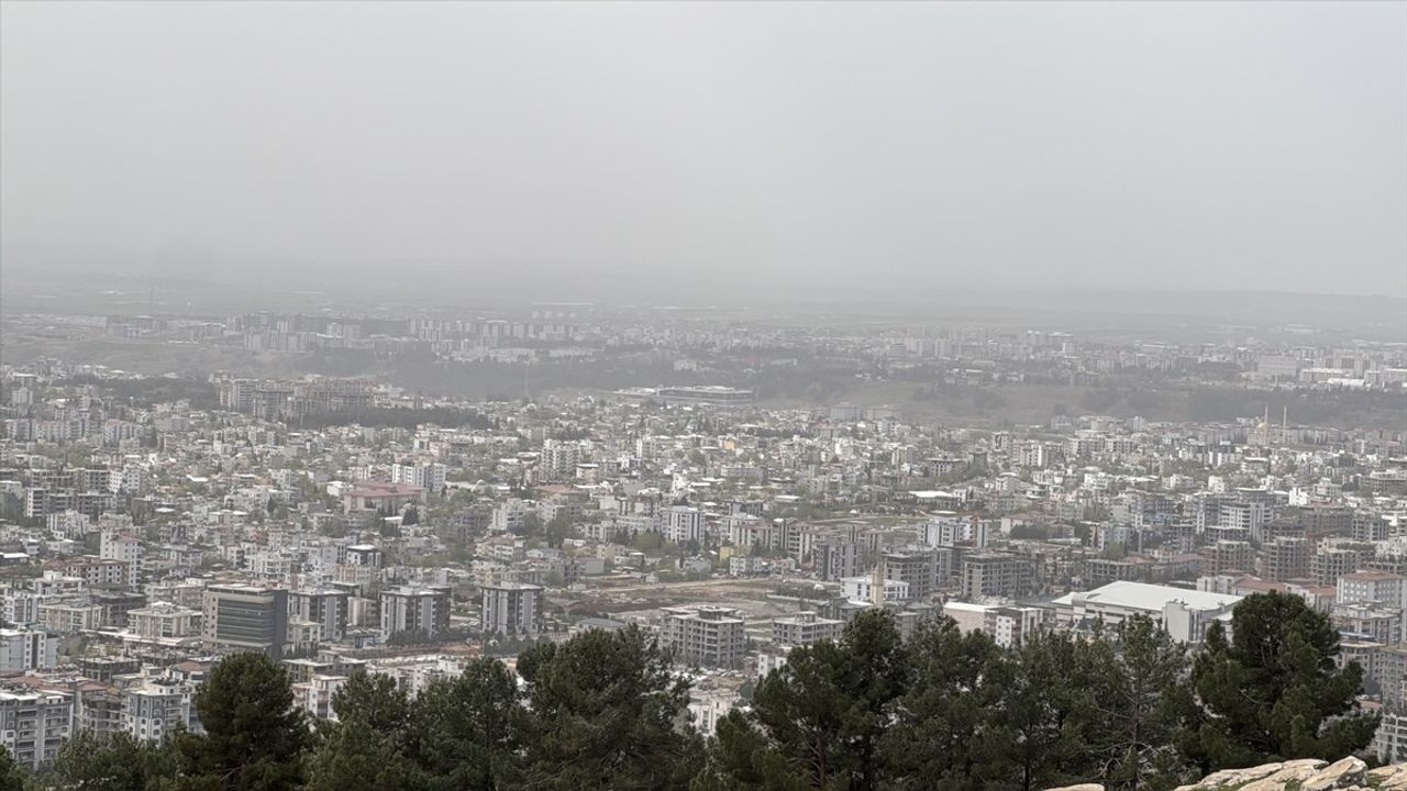 Adıyaman'da Toz Taşınımı Günlük Yaşamı Olumsuz Etkiliyor