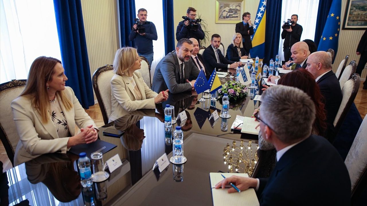 AGİT Genel Sekreteri, Bosna Hersek'teki Siyasi Krize Destek Verdi