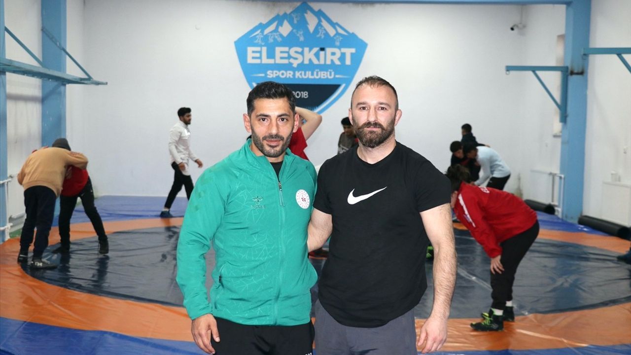 Ağrılı Güreşçi Çocukların Hedefi Uluslararası Başarı