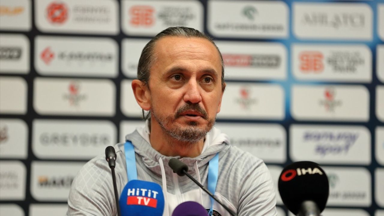 Ahlatcı Çorum FK, Manisa FK'yi 3-2 Geçti: Teknik Direktörlerin Değerlendirmeleri