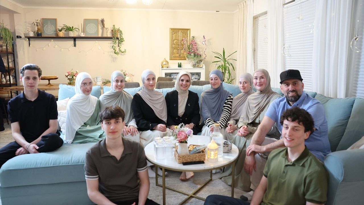 Aile ve Sosyal Hizmetler Bakanı Göktaş, Berlin'deki Altız Kardeşleri Ziyaret Etti