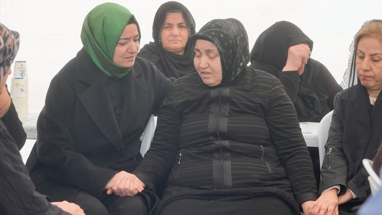 AK Parti Genel Başkan Yardımcısı Kaya'dan Şehit Bekçiye Taziye Ziyareti