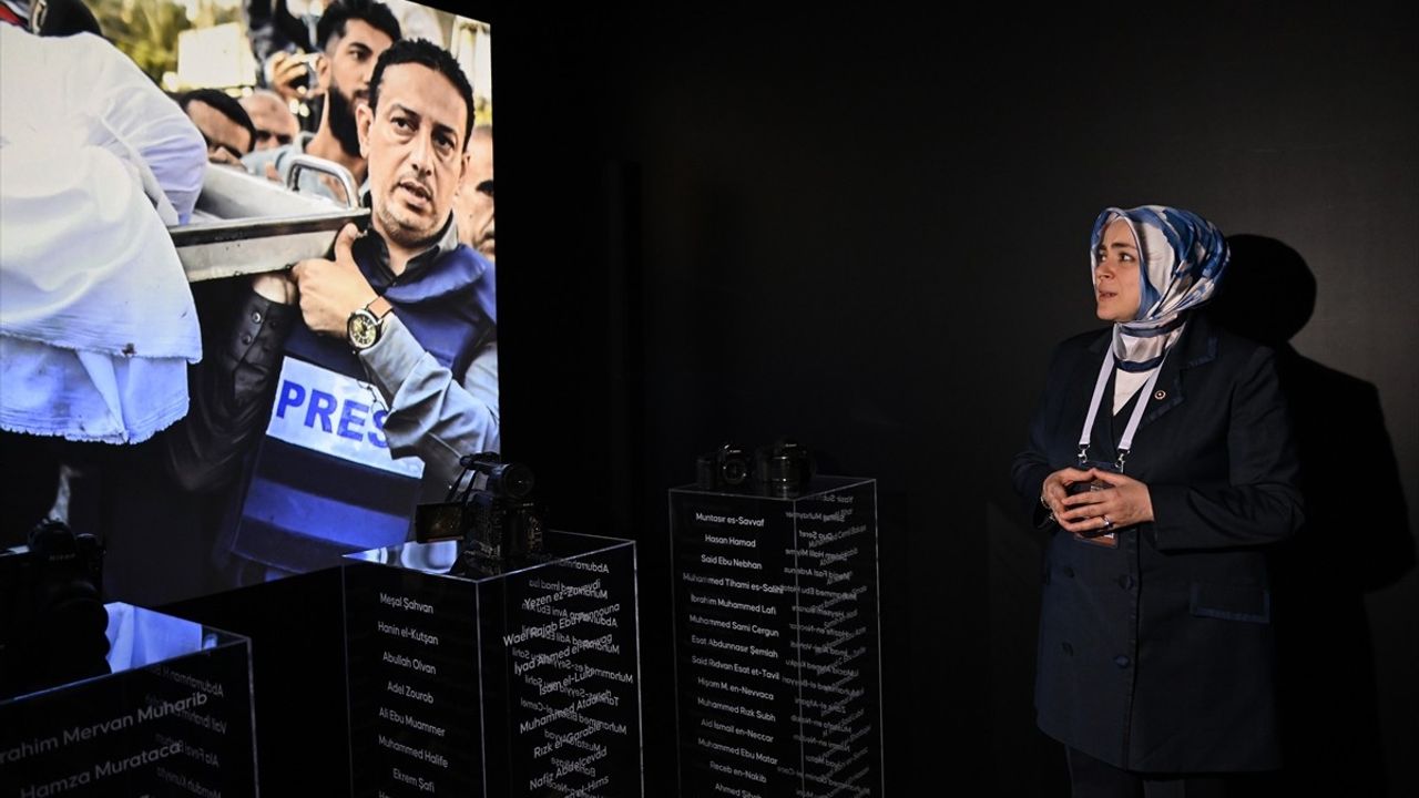 AK Parti Kadın Kolları Antalya Diplomasi Forumu'nda Tecrübelerini Paylaşıyor