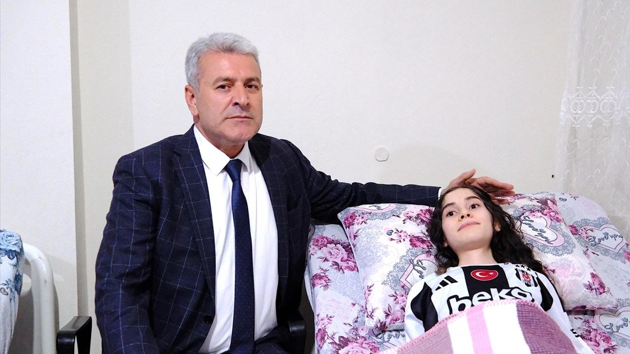 AK Parti ve Galatasaray, Van'daki Kas Hastası Kardeşlerle Görüntülü Görüştü