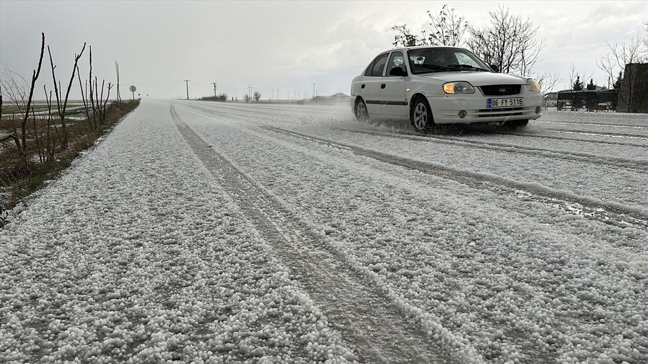 Aksaray'ın Eskil İlçesinde Dolu Yağışı Hayatı Olumsuz Etkiledi