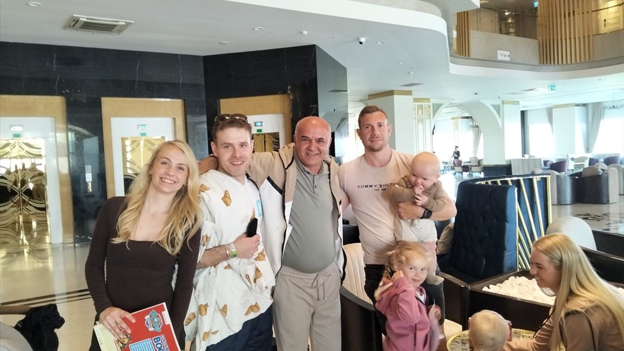 Alanyalı Taksici, Unutulan 18 Bin Avroyu Sahibine Teslim Etti