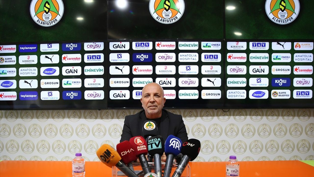 Alanyaspor Başkanı Hasan Çavuşoğlu'ndan Takımın Durumu Hakkında Önemli Açıklamalar