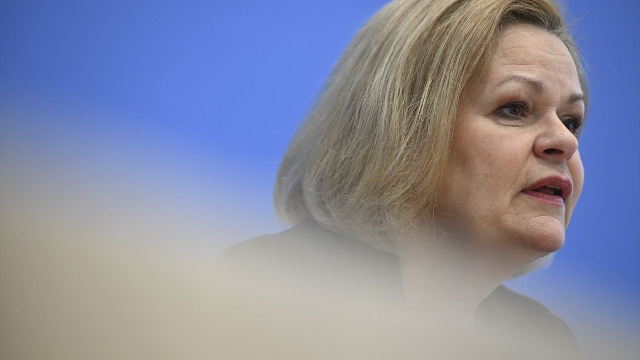 Almanya'da Düzensiz Göçmen Sayısında Önemli Azalma