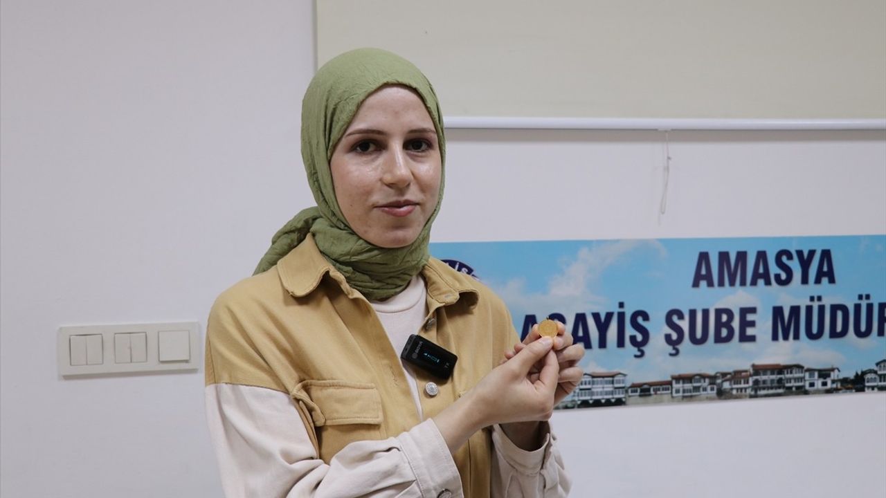 Amasya'da Polis Memuru Bulduğu Altını Sahibine Ulaştırdı