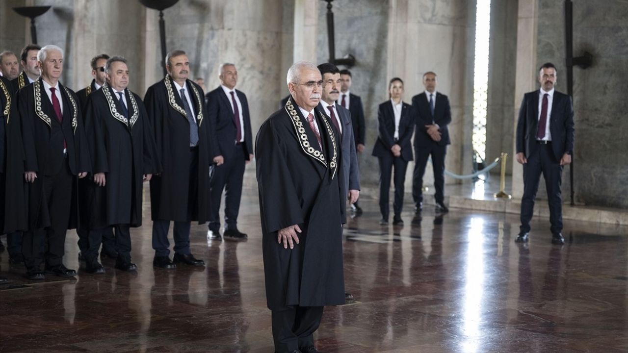Anayasa Mahkemesi, 63. Kuruluş Yıl Dönümünü Anıtkabir'de Kutladı