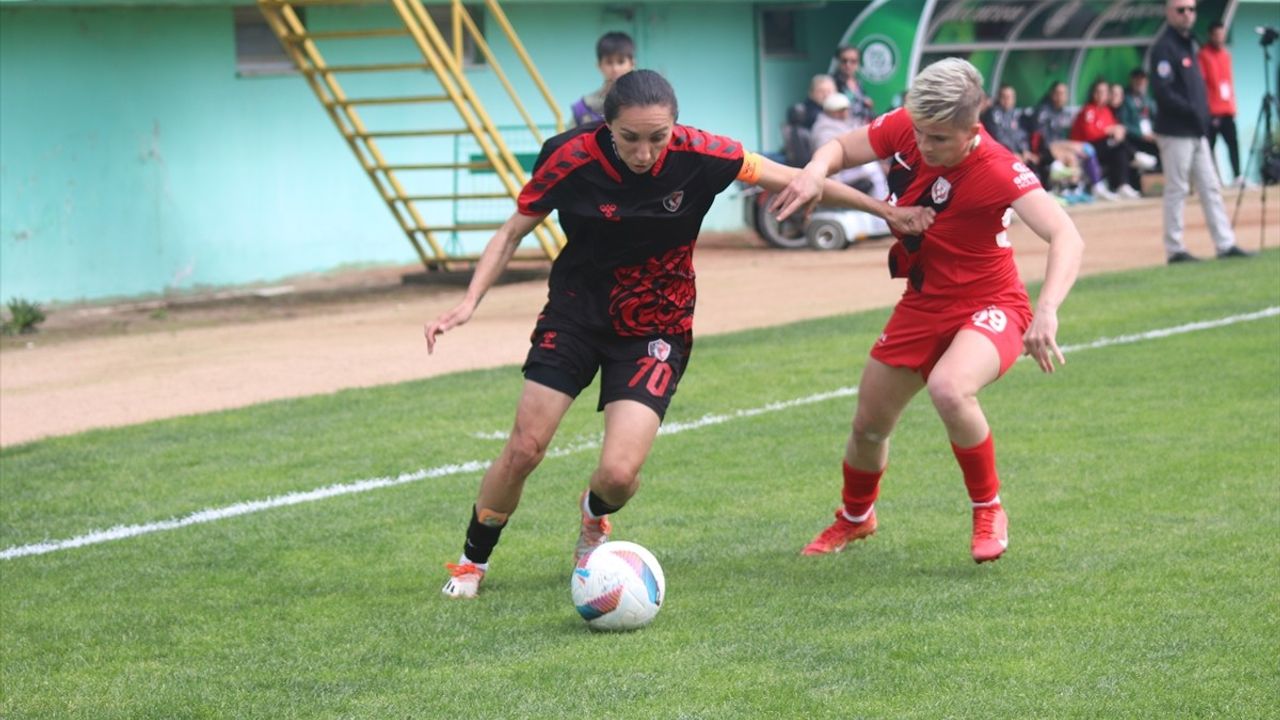 Ankara Büyükşehir Belediyesi FOMGET, Ünye Kadın Spor Kulübü'nü Deplasmanda 3-2 Yendi