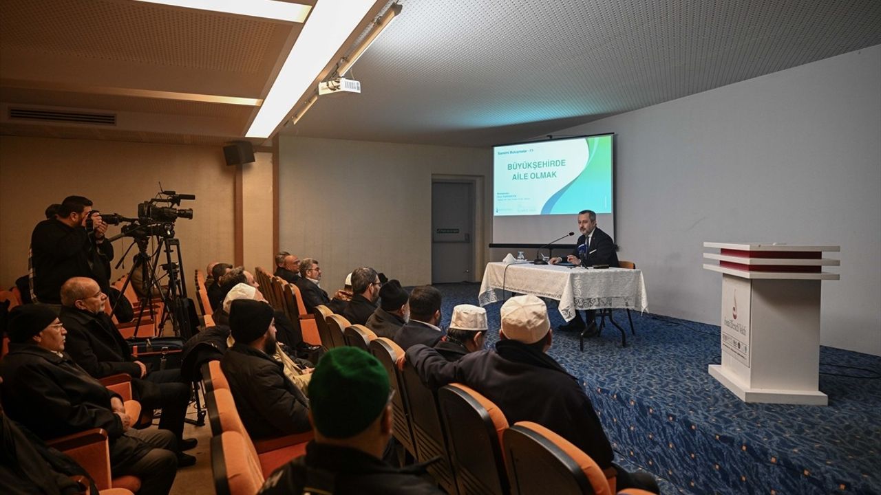 Ankara'da 'Büyükşehirde Aile Olmak Konferansı' Gerçekleşti