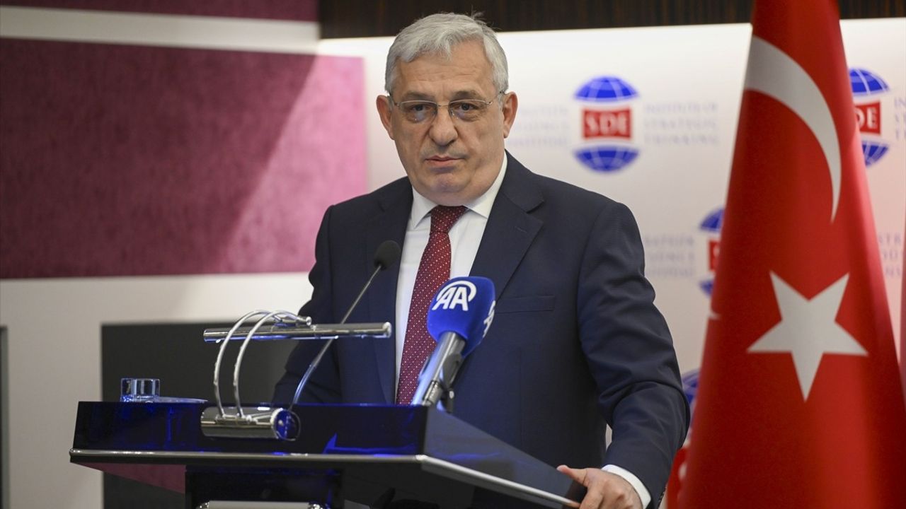 Ankara'da 'Diplomat Gözüyle Çin-ABD ve Türkiye-Çin İlişkileri' Etkinliği Düzenlendi