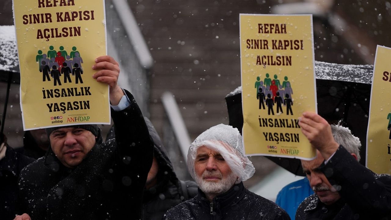 Ankara'da Refah Sınır Kapısı İçin Protesto Düzenlendi