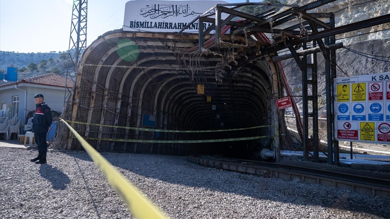 Ankara'nın Beypazarı İlçesinde Maden Göçüğü: 14 İşçi Yaralandı