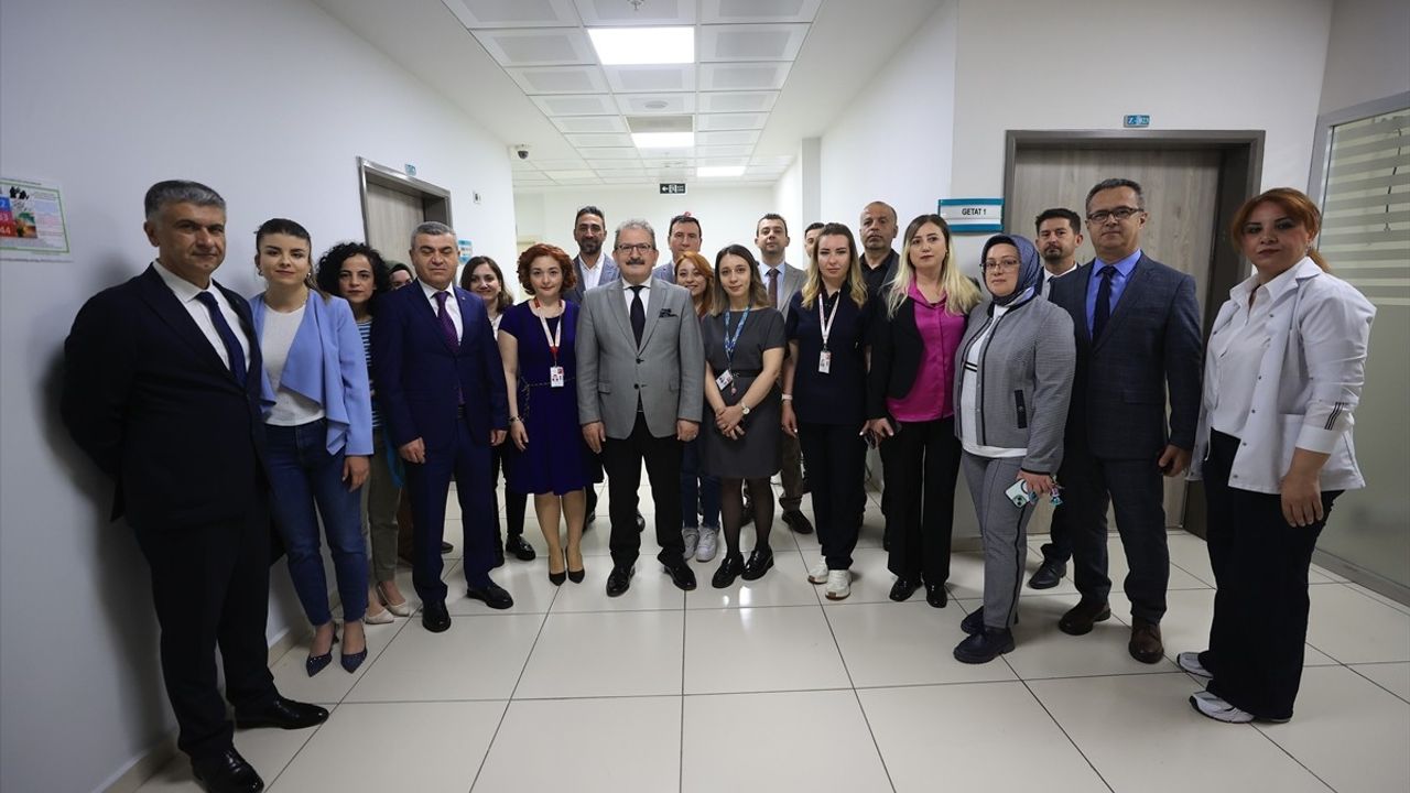 Antalya'da 80 Yaş Üstü Bireylere Hizmet Verecek Beşinci Sağlıklı Yaş Alma Merkezi Açıldı