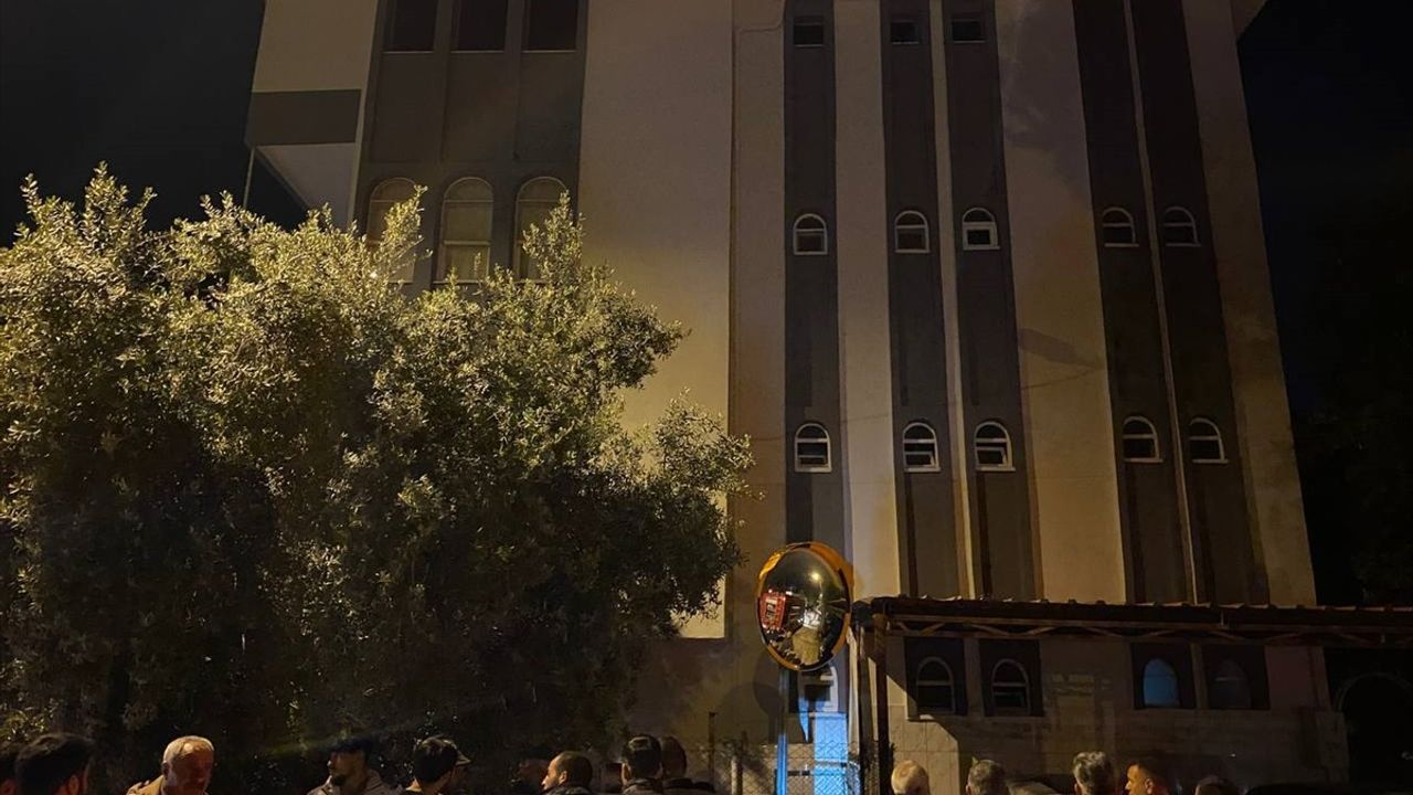 Antalya'da Düğün Günü Yangın: Gelin ve Damat Üzüntü Yaşadı