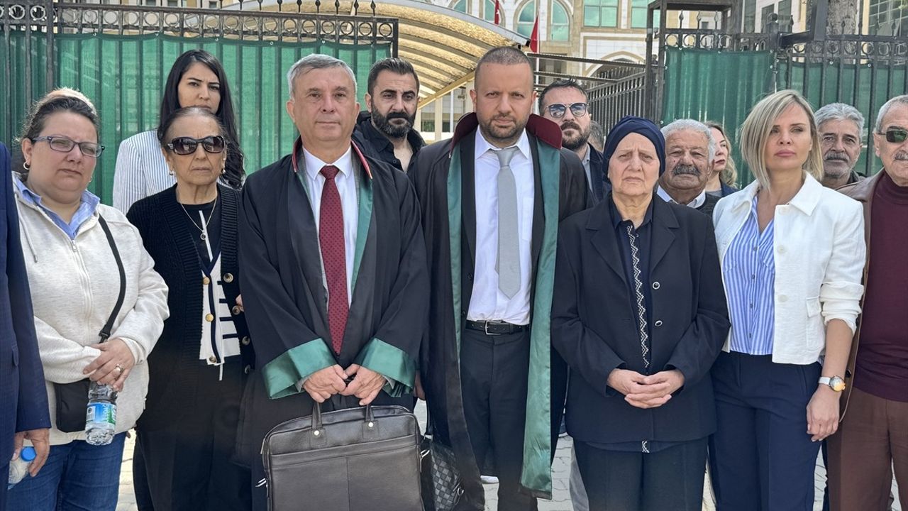 Antalya'da Emekli Öğretmenin Ölümüne Neden Olan Sürücünün Yargılanmasına Başlandı