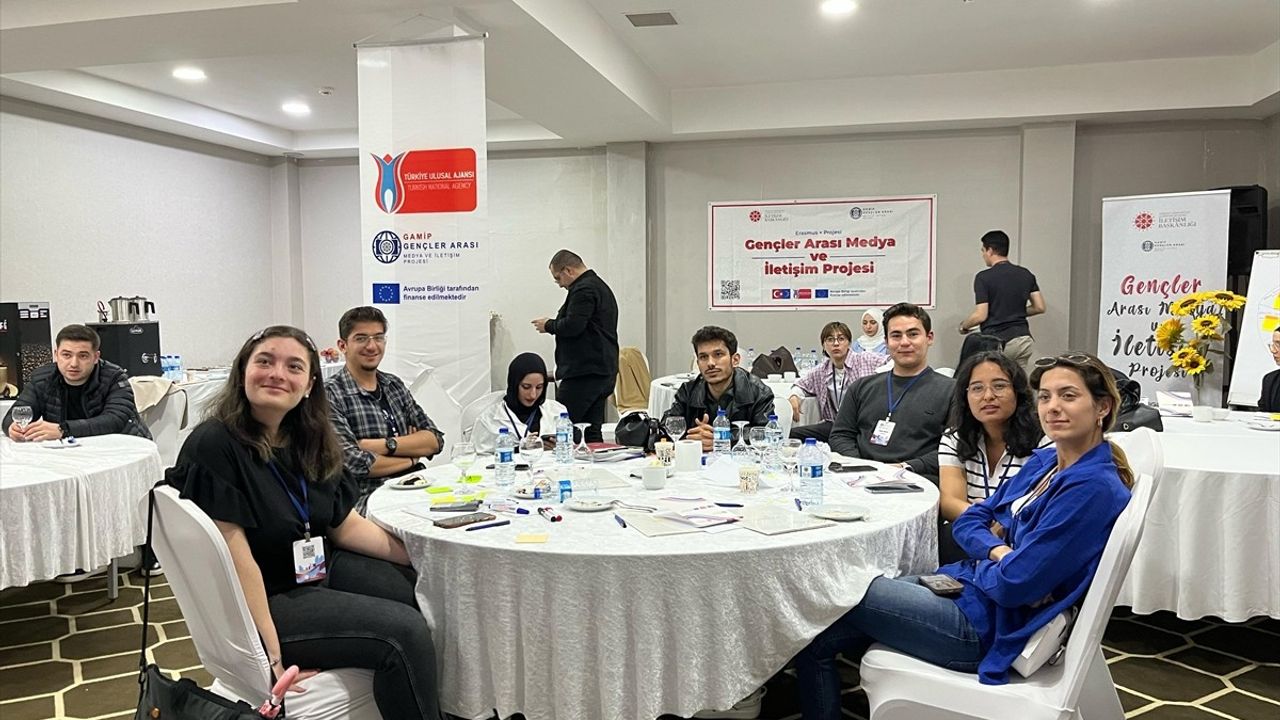 Antalya'da Gençler Arası Medya ve İletişim Çalıştayı Tamamlandı