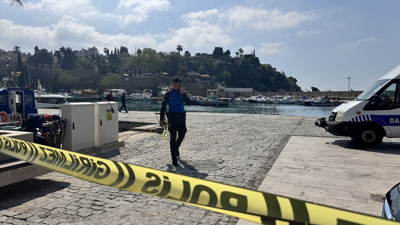 Antalya'da Kaleiçi Açıklarında Ceset Bulundu