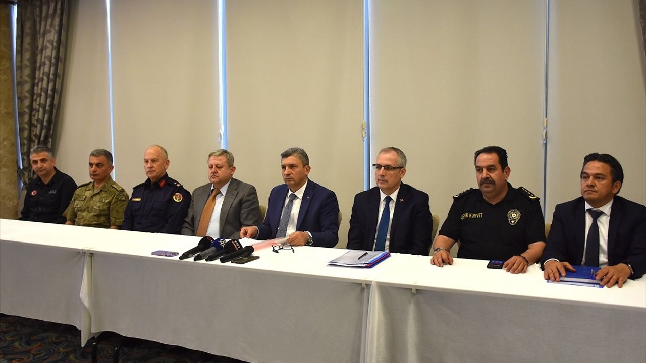 Antalya'da Orman Yangınlarına Karşı Alınacak Önlemler Görüşüldü