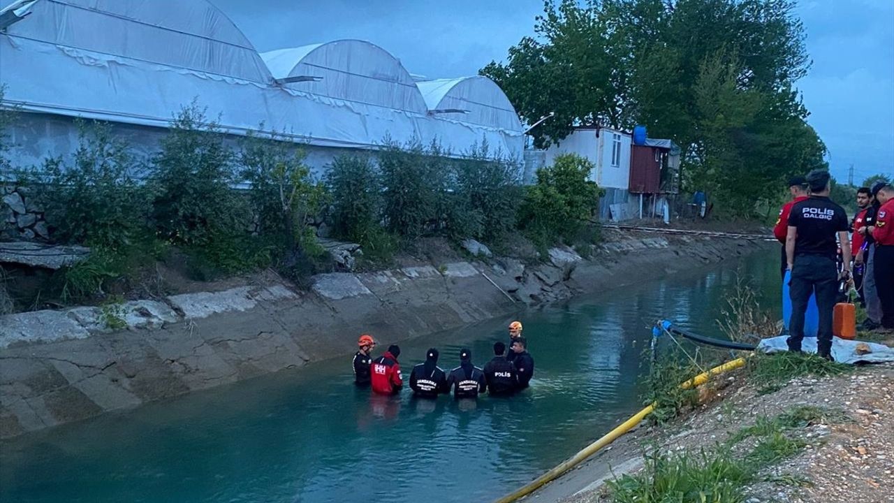 Antalya'da Sulama Kanalına Düşen Çocuğun Cansız Bedeni Bulundu