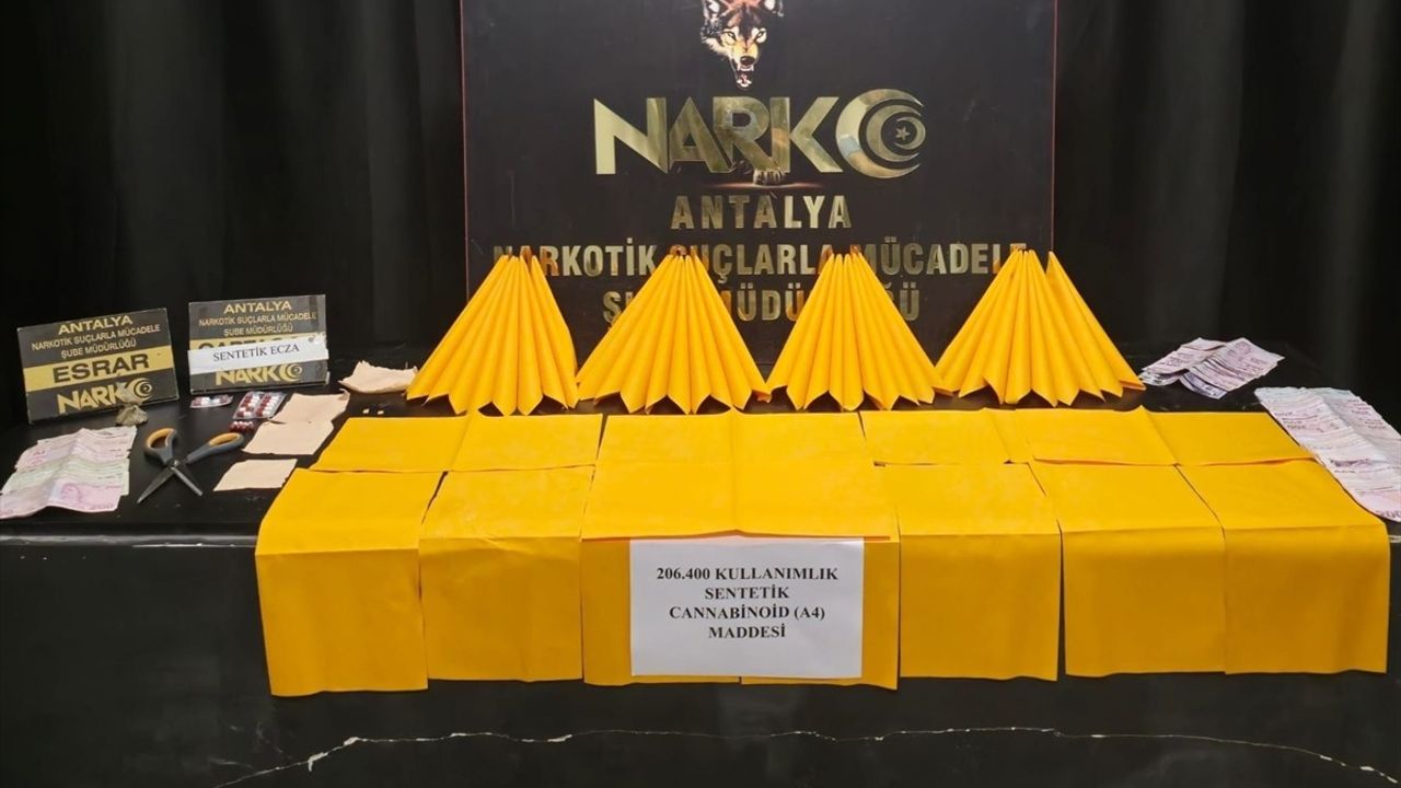 Antalya'da Uyuşturucu Operasyonu: 16 Şüpheli Yakalandı