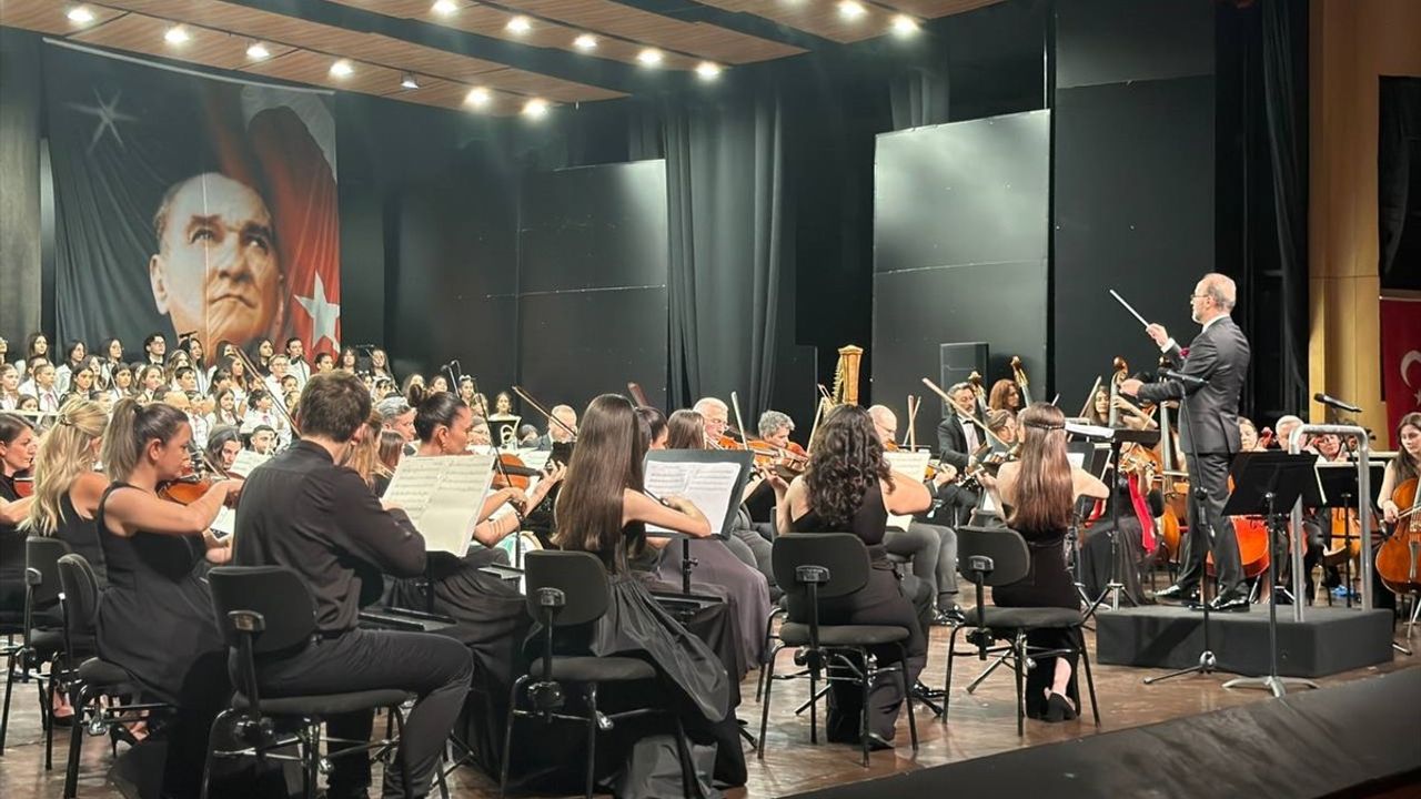 Antalya Devlet Senfoni Orkestrası, Çocuklara Özel Konser Düzenledi