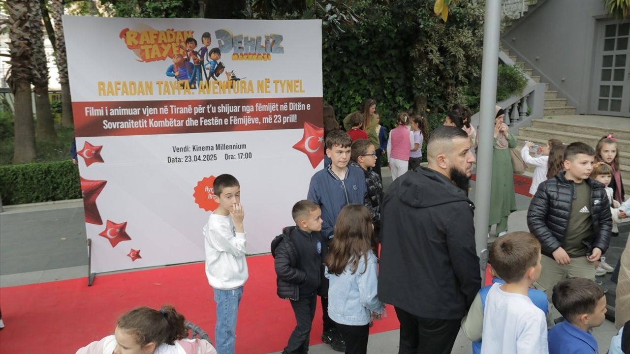 Arnavutluk'ta 23 Nisan Ulusal Egemenlik ve Çocuk Bayramı Coşkusu