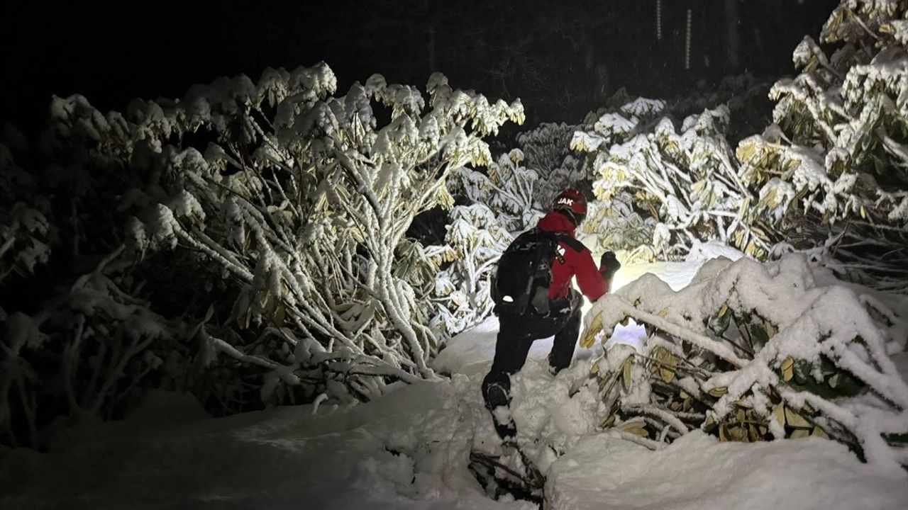 Artvin'de Yasal Olmayan Yolla Ülkeye Giriş Yapan Dört Şüpheli Kurtarıldı