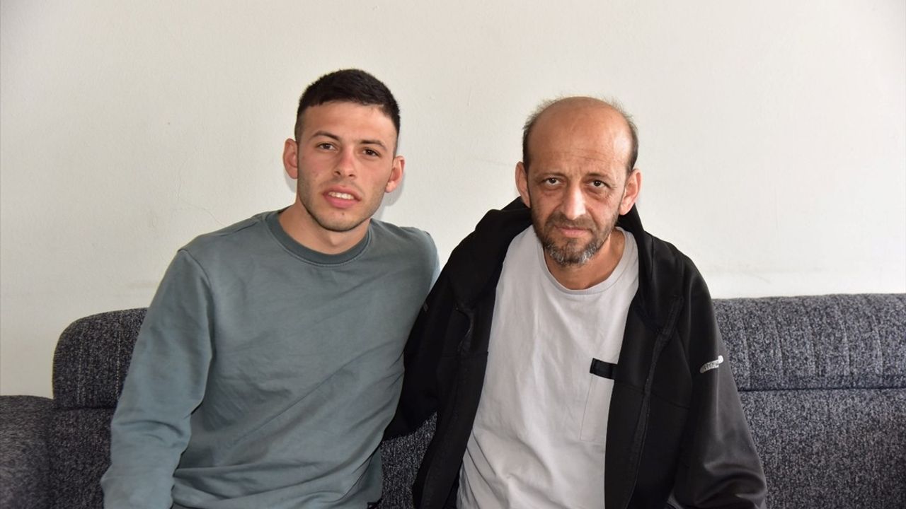 Aydın'da Futbola Ara Veren Sporcuya Belediye İş Verdi