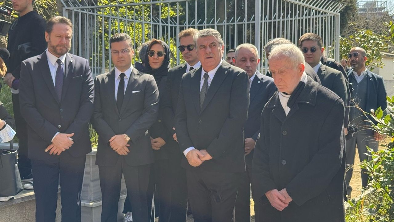 Baba Hakkı Anma Töreni Zincirlikuyu Mezarlığı'nda Gerçekleştirildi