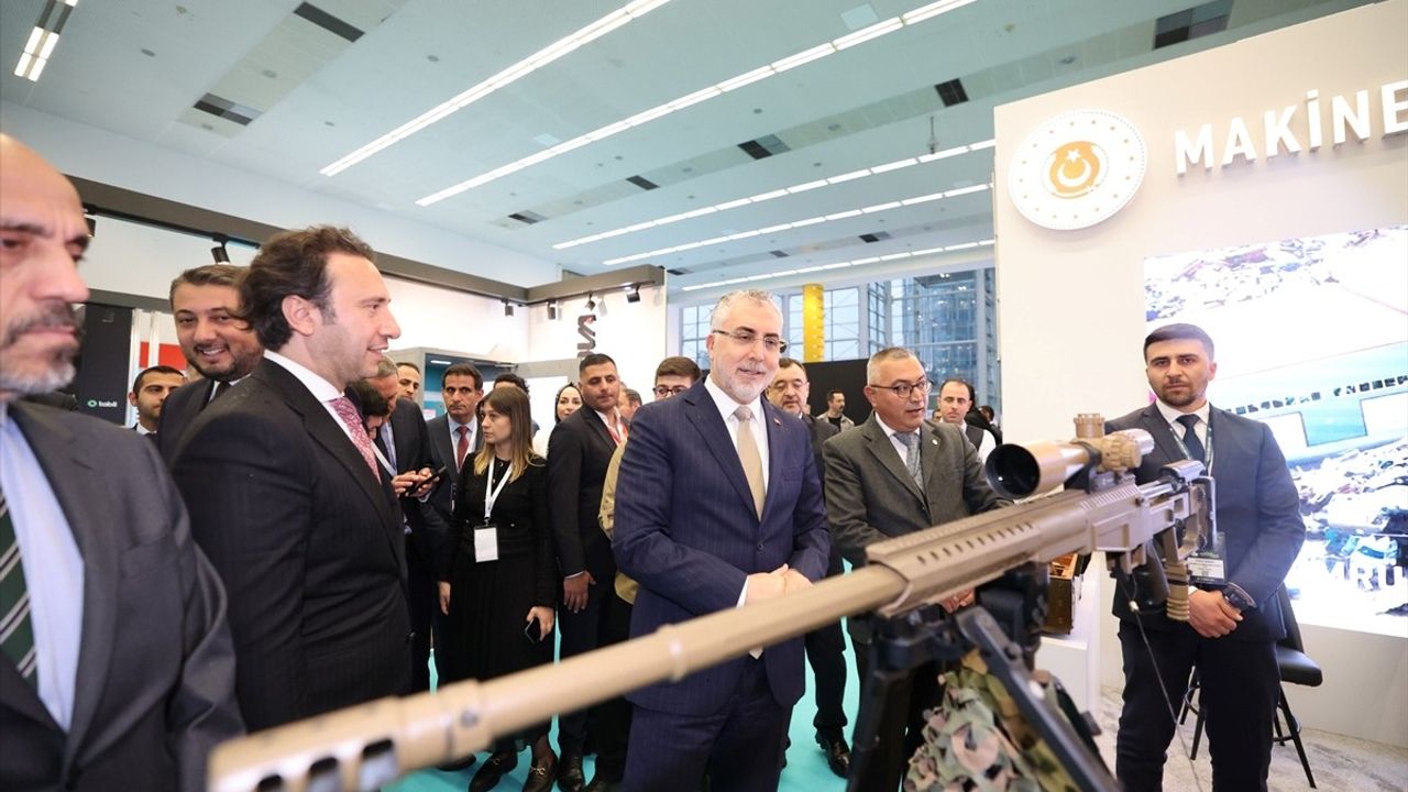 Bakan Aydın Işıkhan, 7. Verimlilik ve Teknoloji Fuarı'nı Ziyaret Etti