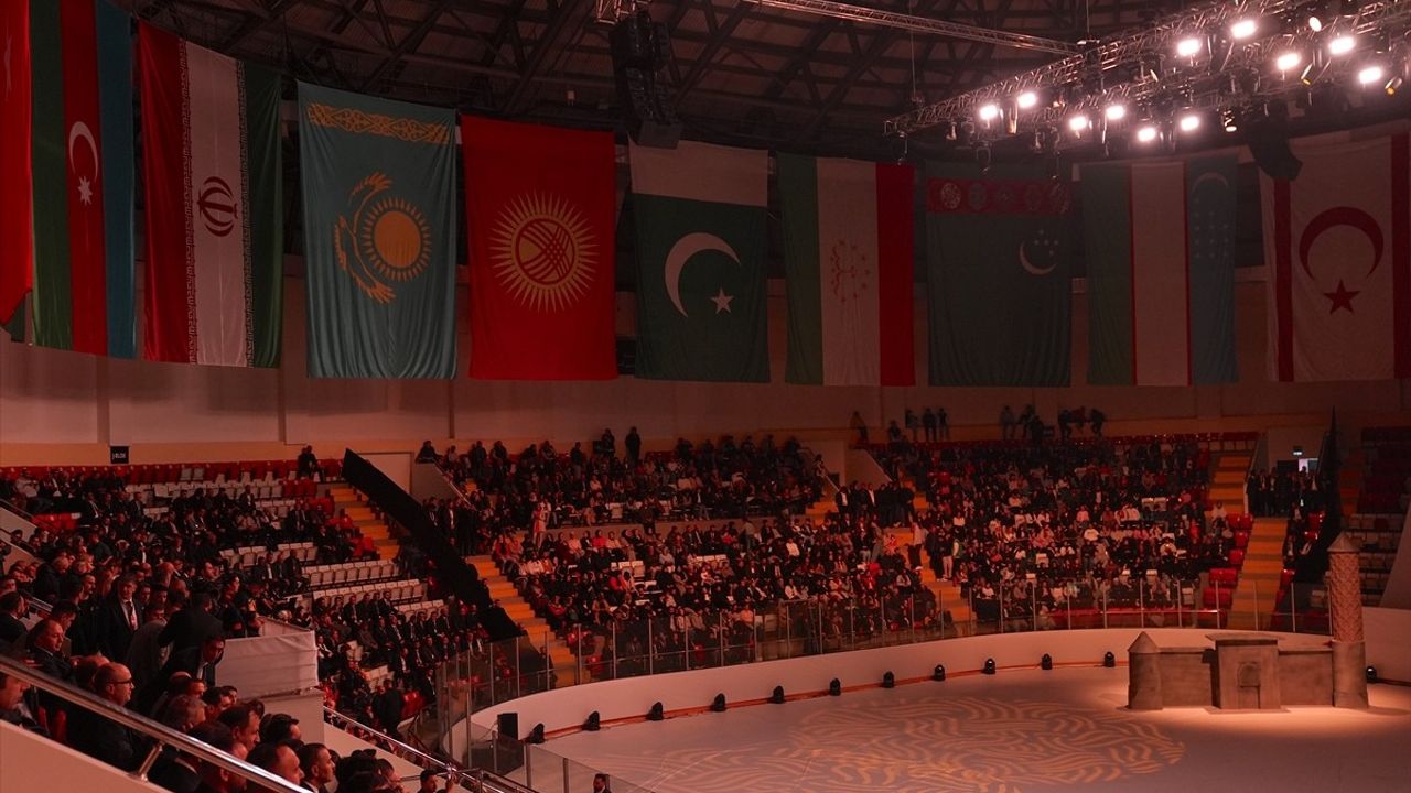 Bakan Ersoy, Erzurum'un EİT 2025 Turizm Başkenti Olmasını Kutladı