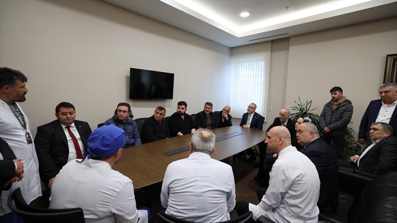 Bakan Işıkhan, Çayırhan Maden Ocağı'ndaki Göçükte Yaralanan İşçileri Ziyaret Etti