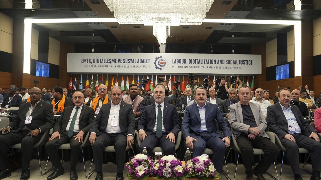 Bakan Işıkhan, Emek Kongresi'nde Türkiye'nin Sendikal Haklarını Savundu